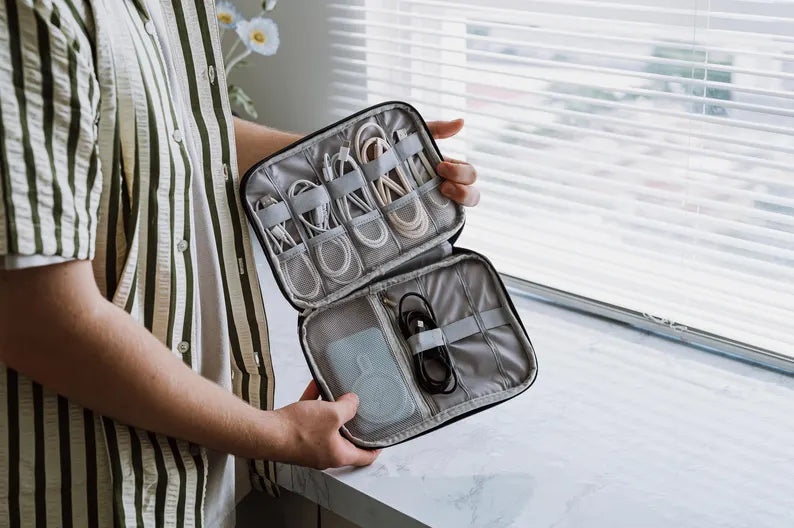 Travel Cable Organiser (Large), 2 Compartments, Portable Tech Accessory Case, Technology Organiser Travel Bag, Cord Management